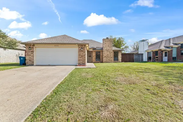 3205 Hillcrest Drive, Rowlett, TX 75088