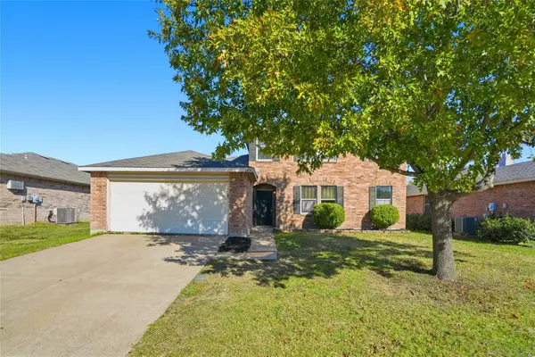 1404 Cherokee Rose Lane, Burleson, TX 76028