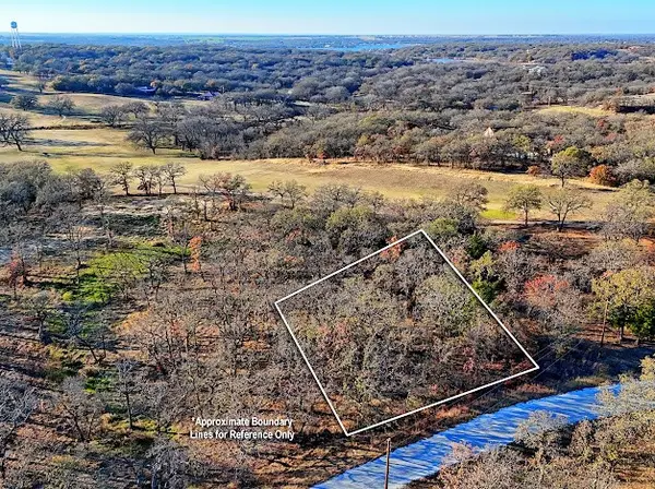 103 Diamond Oaks Drive, Nocona, TX 76255