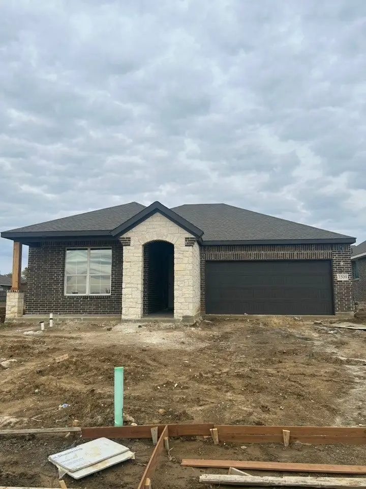 3509 Helena Street, Gainesville, TX 76240 - Image #1