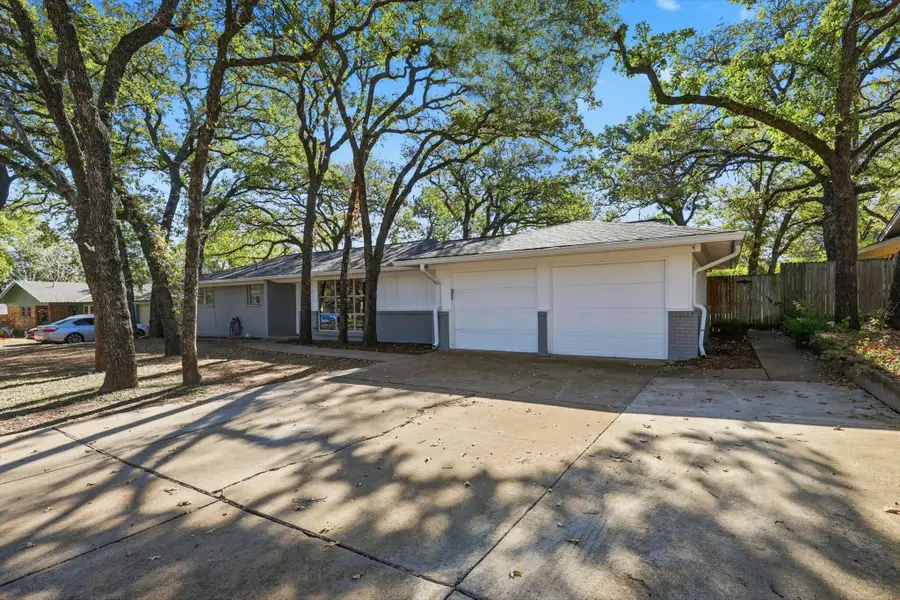 649 Ponderosa Drive, Hurst, TX 76053 - Image #3