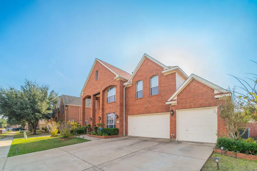 2335 Shackleford Trail, Grand Prairie, TX 75052 - Image #3