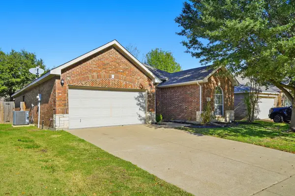 629 Nemitz Street, Crowley, TX 76036