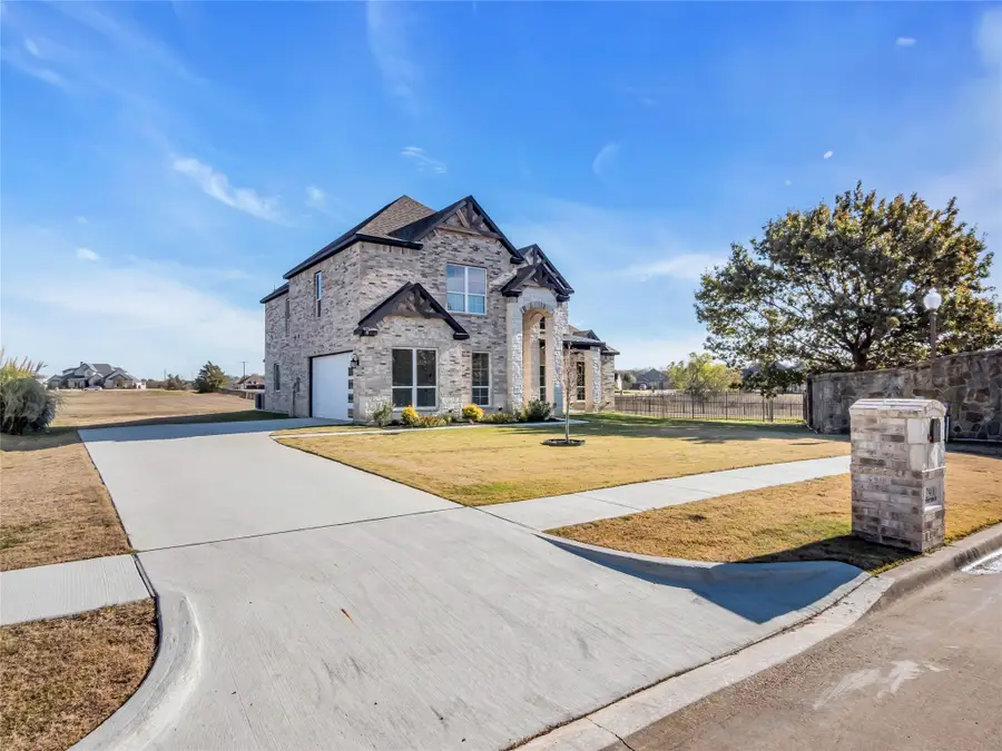 2900 Terrytown Drive, Ennis, TX 75119 - Image #2