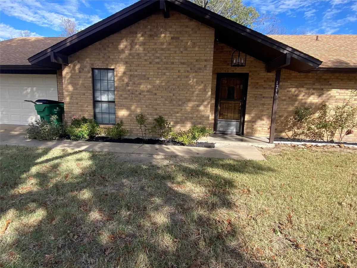 1211 Mockingbird Street, Stephenville, TX 76401 - Image #1