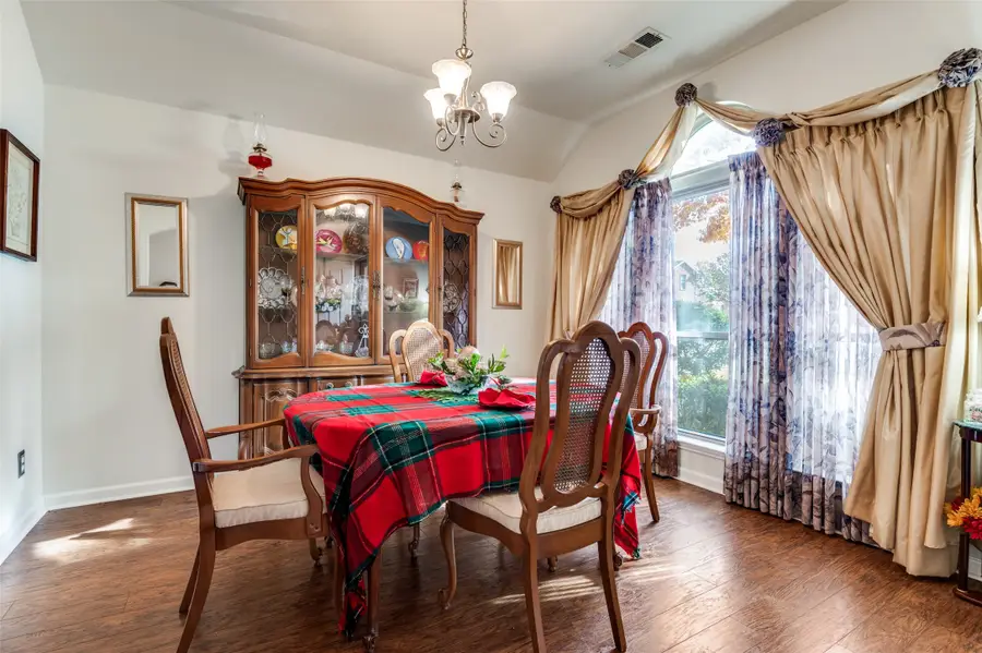 2823 Traildust Drive, Dallas, TX 75237 - Image #3