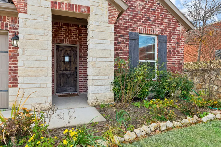 7337 Howling Coyote Lane, Fort Worth, TX 76131 - Image #3
