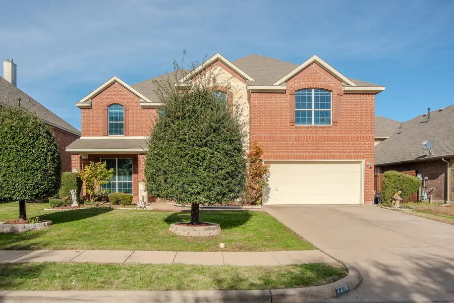 2228 Sparrow Hawk Court, Grand Prairie, TX 75052 - Image #2