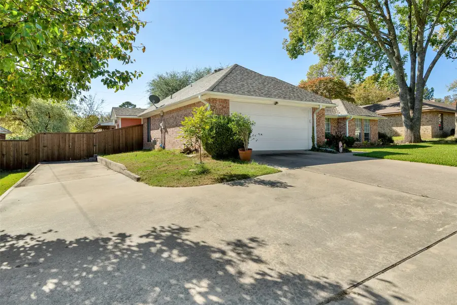 2510 Holiday Street, Denison, TX 75020 - Image #2