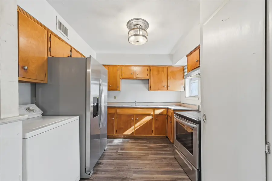 206 W Ridgewood Drive, Garland, TX 75041 - Image #3