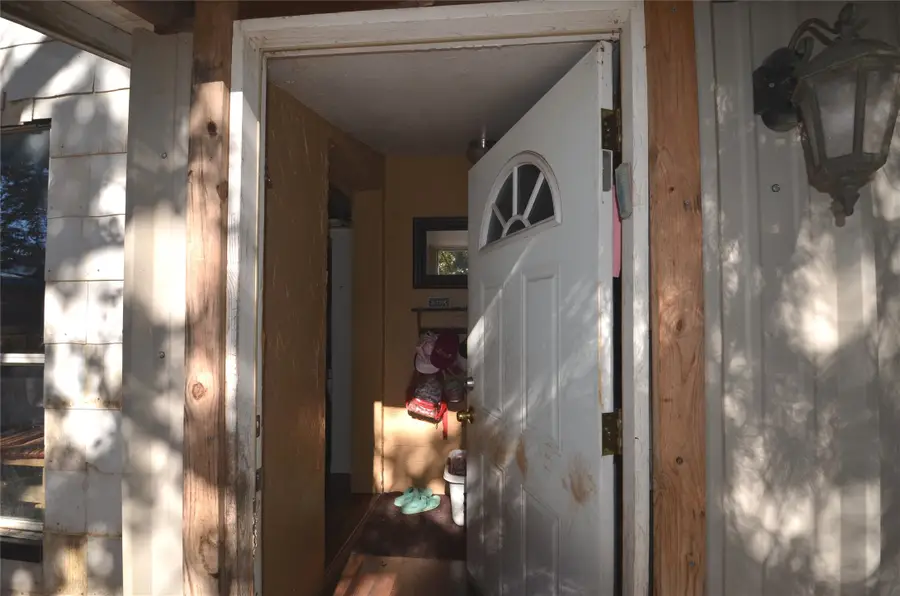 146 W Baggett Avenue, Poolville, TX 76487 - Image #2