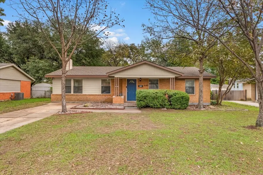 2120 Cambridge Drive, Irving, TX 75061 - Image #2