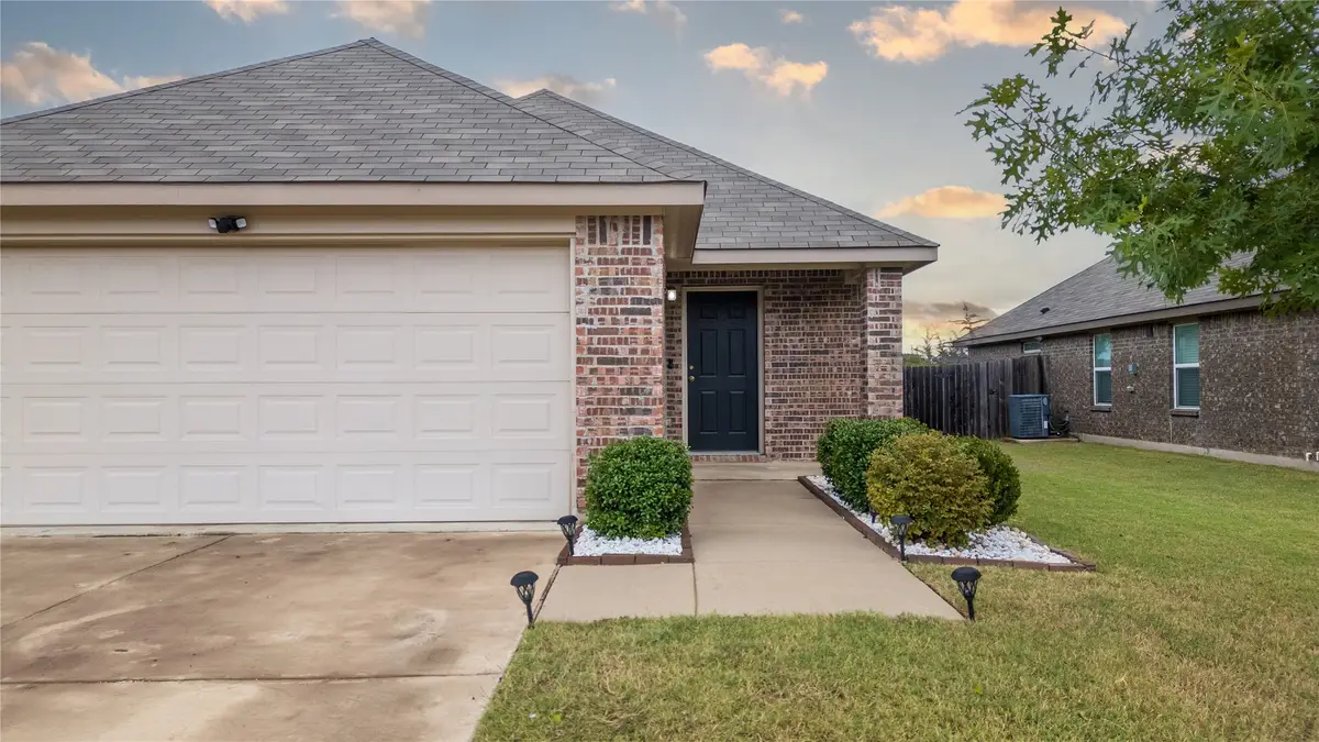 3308 Robin Road, Ennis, TX 75119 - Image #1