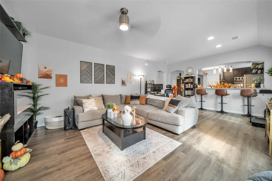 3308 Robin Road, Ennis, TX 75119 - Image #3