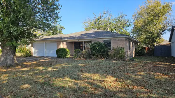 302 N Cottonwood Drive, Richardson, TX 75080