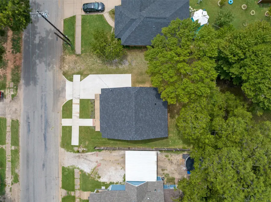 412 S Montgomery Street, Sherman, TX 75090 - #2