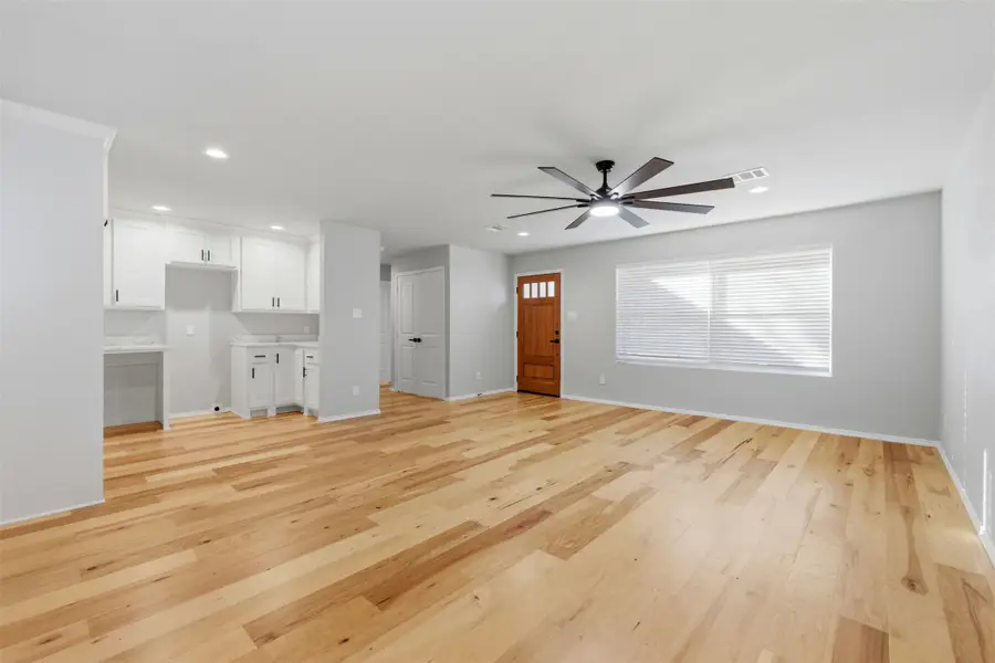 2611 Tisinger Avenue, Dallas, TX 75228 - Image #2