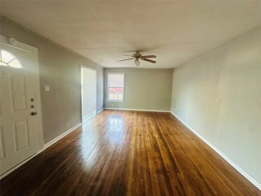 821 W Church Street, Grand Prairie, TX 75050 - Image #3