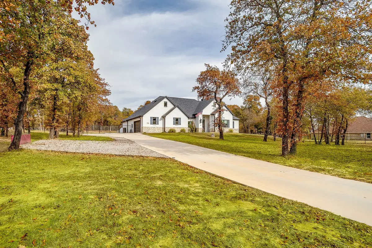 324 Zion Forest Trail, Poolville, TX 76487 - Image #1