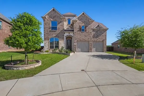 417 Burberry Drive, Grand Prairie, TX 75052