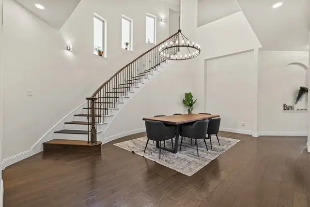 417 Burberry Drive, Grand Prairie, TX 75052 - Image #2