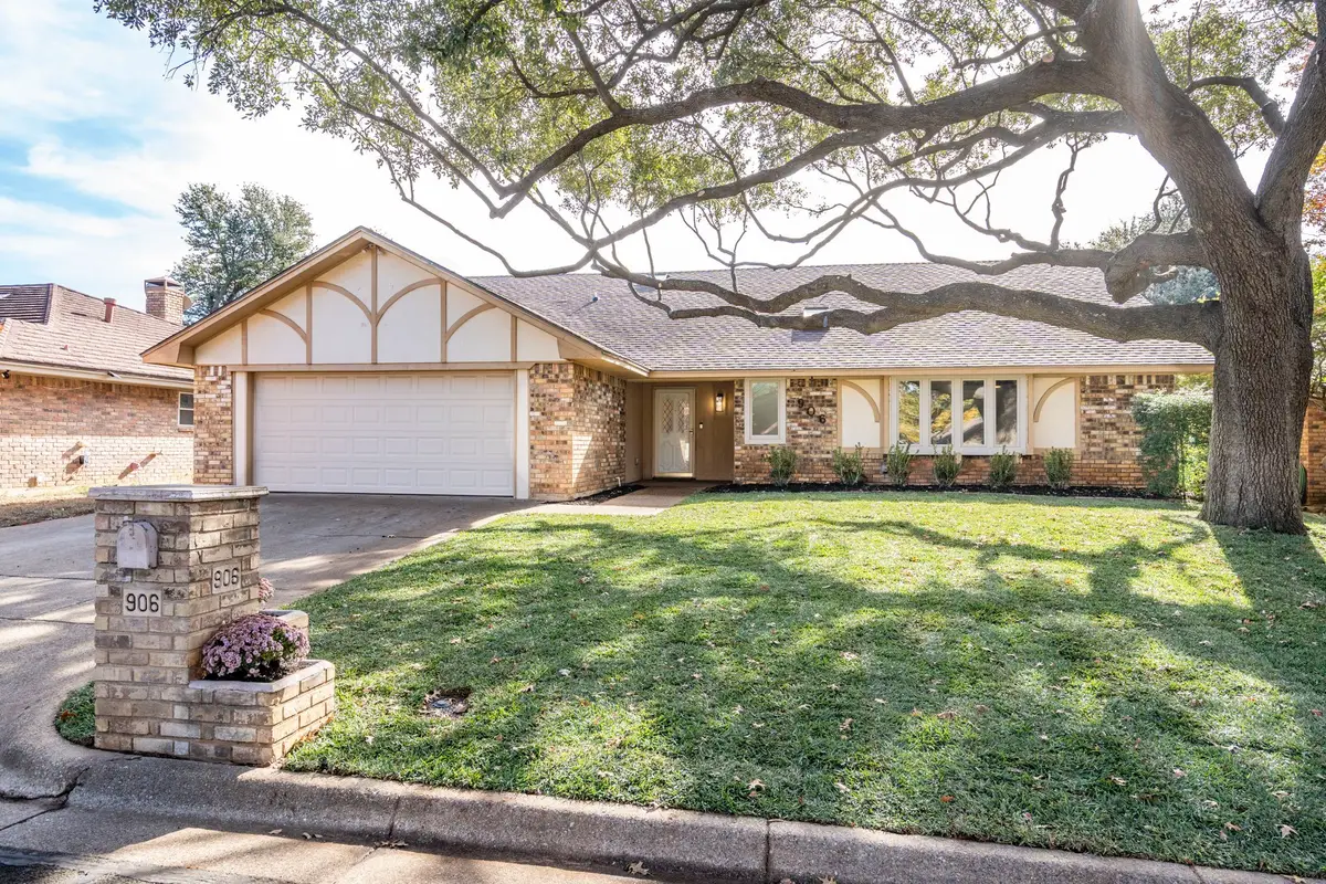 906 Purdue Drive, Arlington, TX 76012 - Image #1