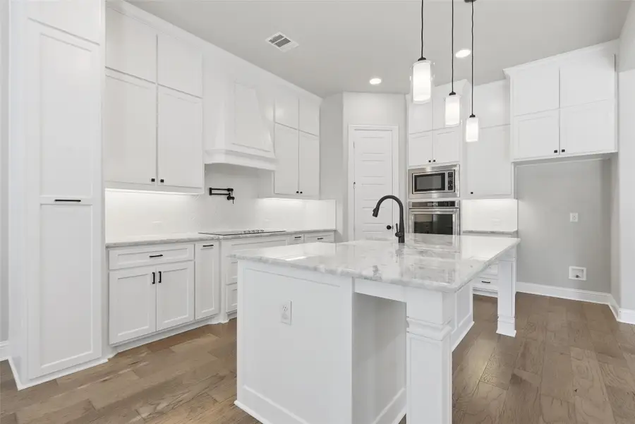 287 Paluxy Street, Burleson, TX 76028 - Image #3