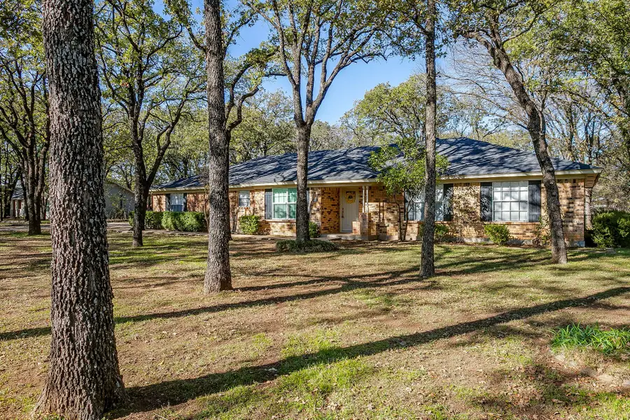 1921 Red Oak Drive, Burleson, TX 76028 - Image #2