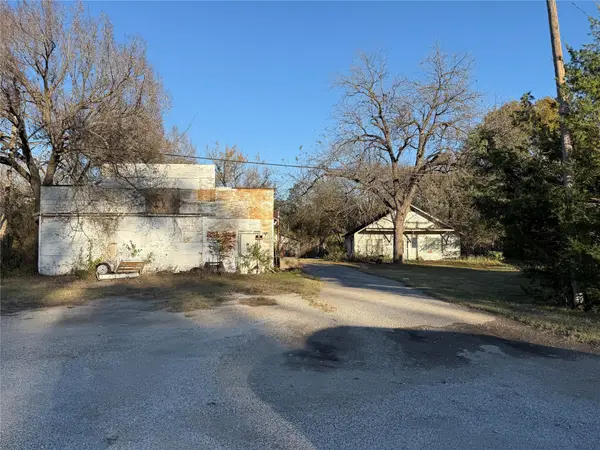 408 N Parkway Drive, Alvarado, TX 76009