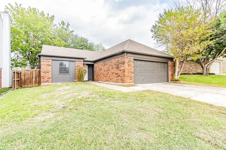 4637 Feathercrest Drive, Fort Worth, TX 76137 - Image #2