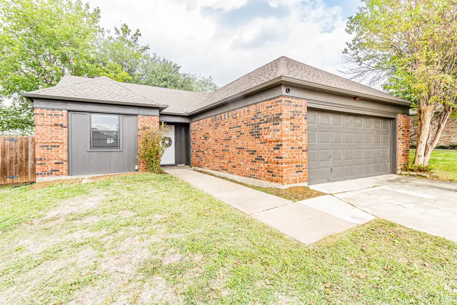 4637 Feathercrest Drive, Fort Worth, TX 76137 - Image #3