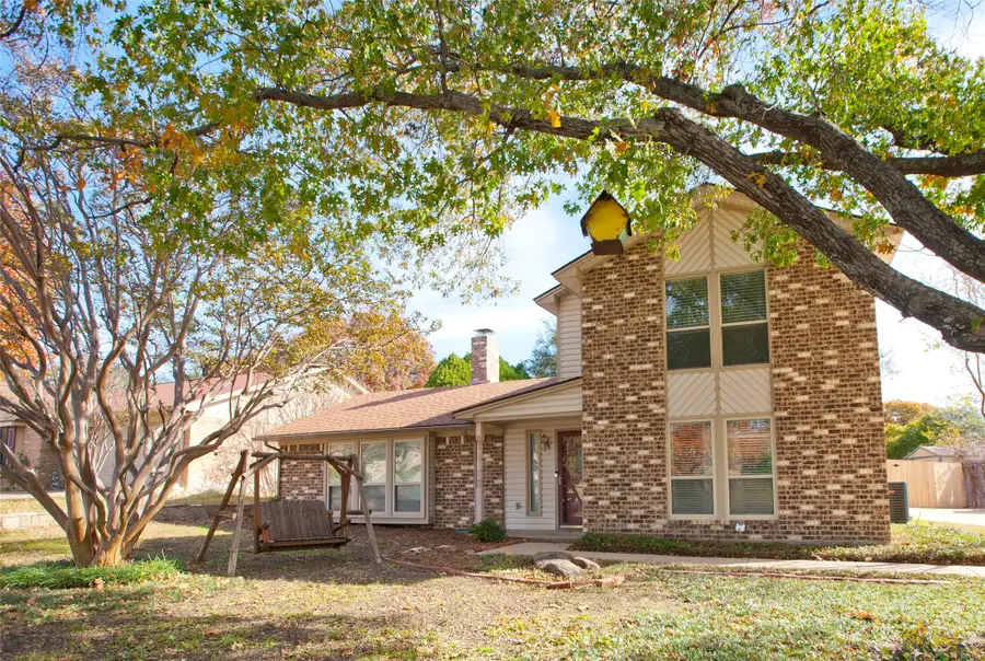 10029 Westpark Drive, Benbrook, TX 76126 - Image #2