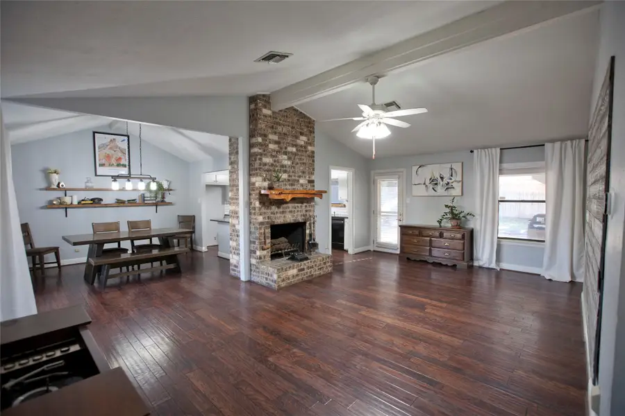 10029 Westpark Drive, Benbrook, TX 76126 - Image #3