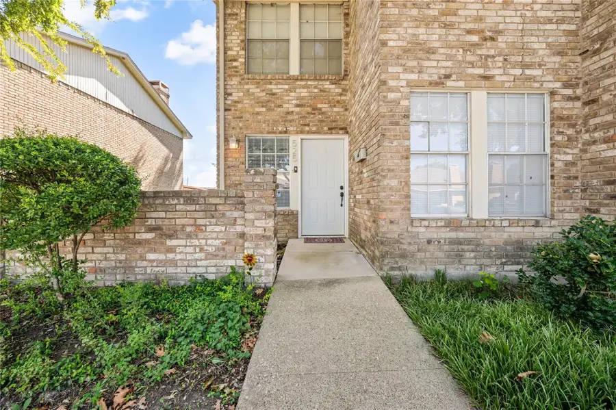 525 Towne House Lane, Richardson, TX 75081 - Image #2
