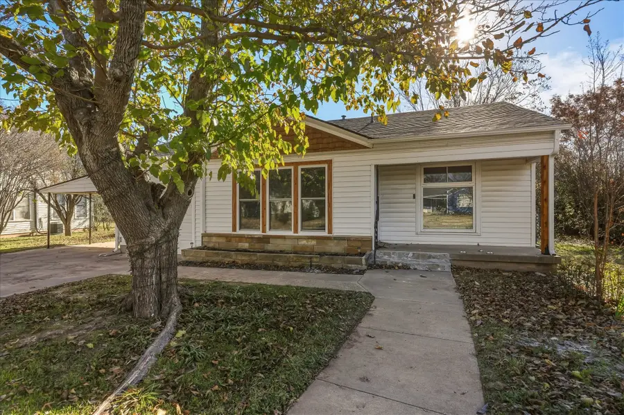 209 Kessler Drive, Granbury, TX 76048 - Image #2