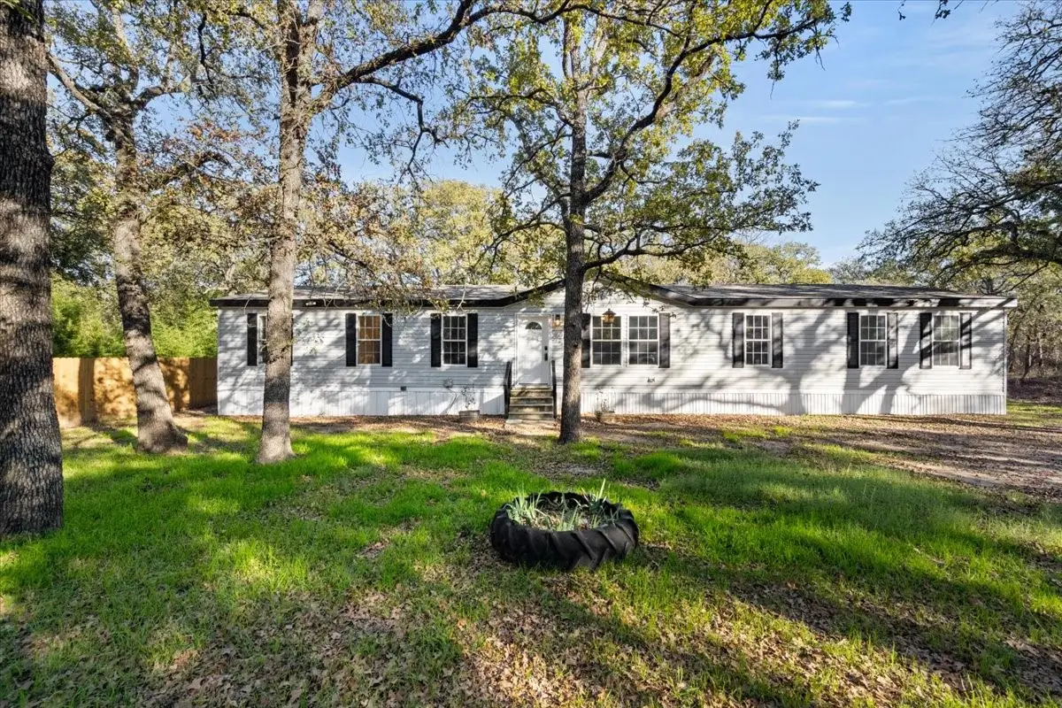 109 Summers Circle, Azle, TX 76020 - Image #1