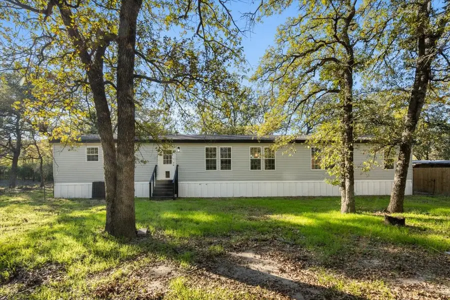 109 Summers Circle, Azle, TX 76020 - Image #2