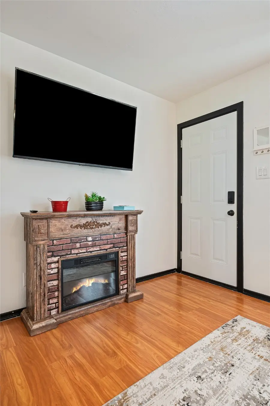 7018 Oleander Drive, Hitchcock, TX 77563 - Image #3