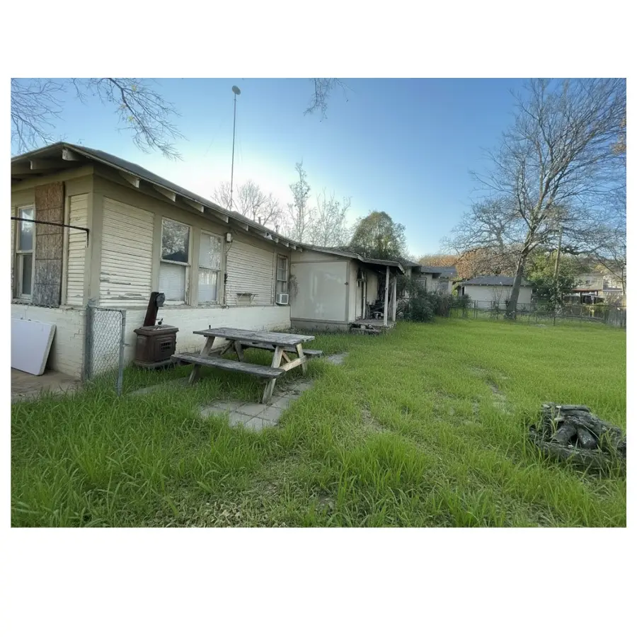 512 NW 5th Street, Mineral Wells, TX 76067 - Image #2