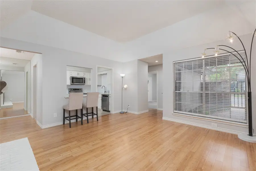 9142 Emberglow Lane, Dallas, TX 75243 - Image #2