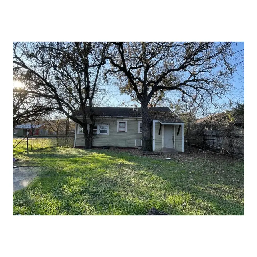 1402 NW 3rd Avenue, Mineral Wells, TX 76067 - Image #3