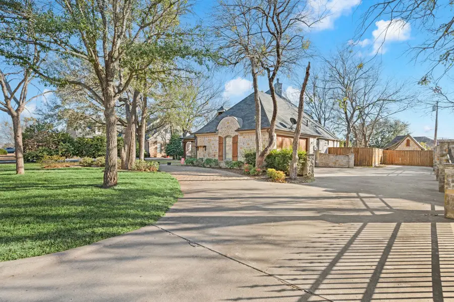 2208 Fair Oaks Drive, Bridgeport, TX 76426 - Image #3