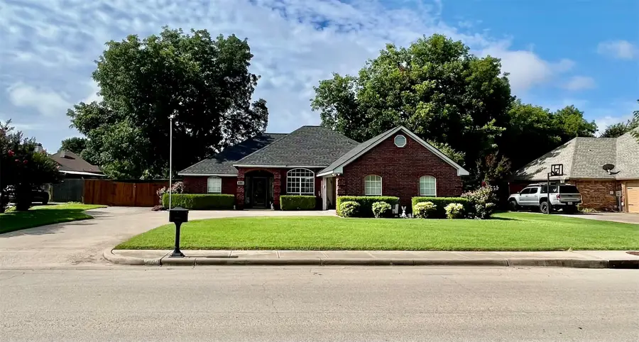 2110 Sagewood Drive, Weatherford, TX 76087 - Image #2