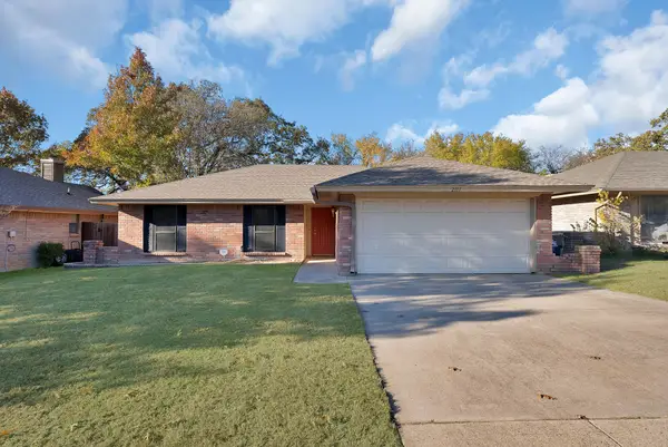 2117 Chapel Downs Drive, Arlington, TX 76017
