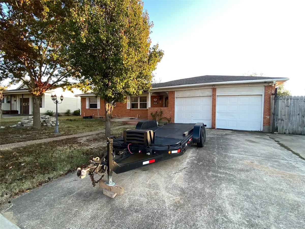 3030 Mark Twain Drive, Farmers Branch, TX 75234 - Image #1