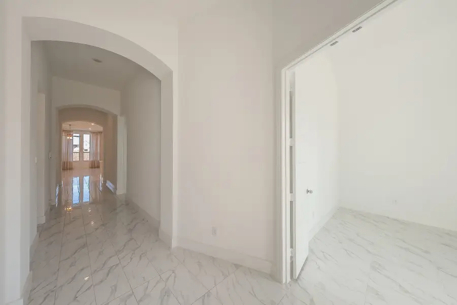 4012 Prickly Pear Avenue, Aubrey, TX 76227 - Image #2