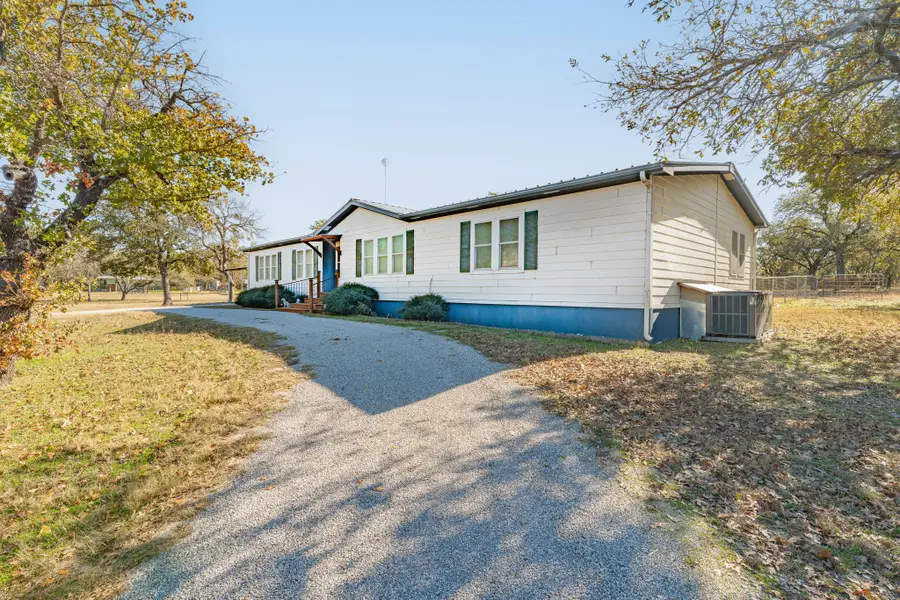 1375 N Lakeview Drive, Palo Pinto, TX 76484 - Image #2