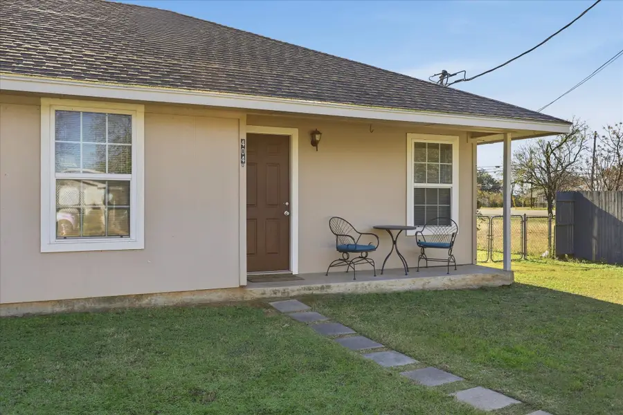 404 A/B Bryan, Glen Rose, TX 76043 - Image #2