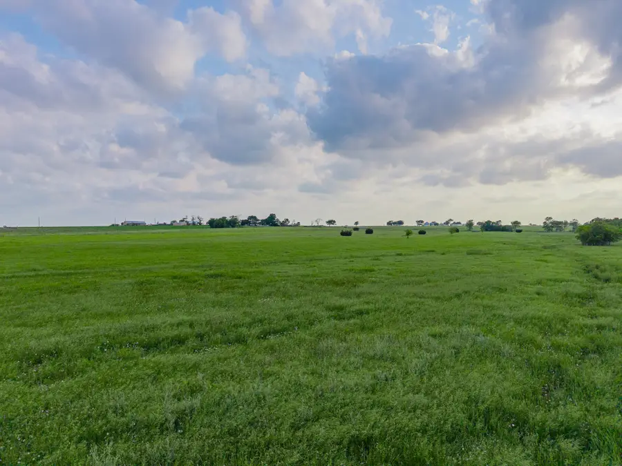 295 Turkey Run, Crawford, TX 76638 - Image #3