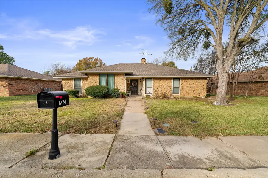 1924 Ruidoso Run, Lewisville, TX 75077 - Image #2